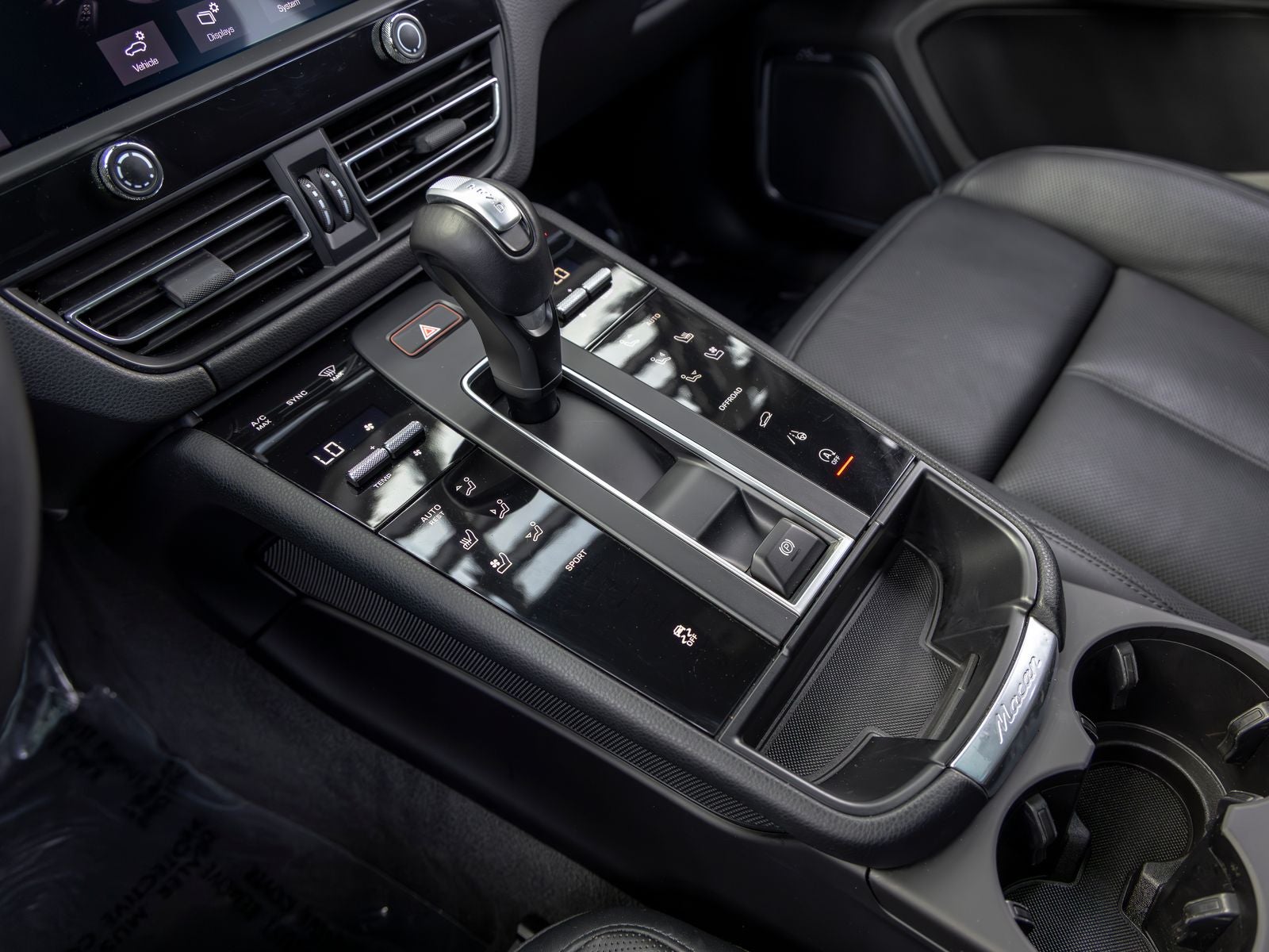 2023 Porsche Macan Base