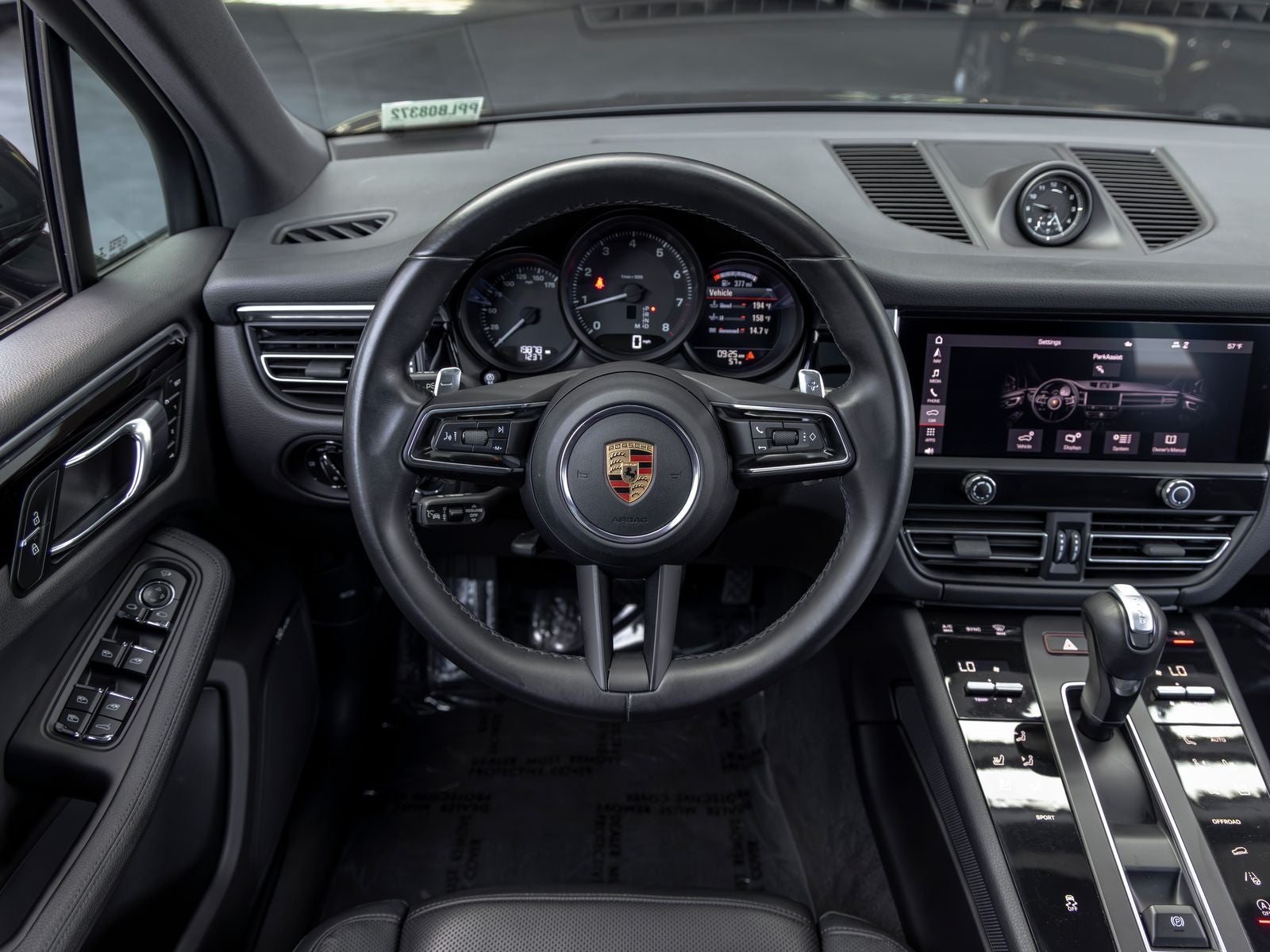 2023 Porsche Macan Base