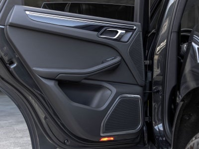 2023 Porsche Macan Base