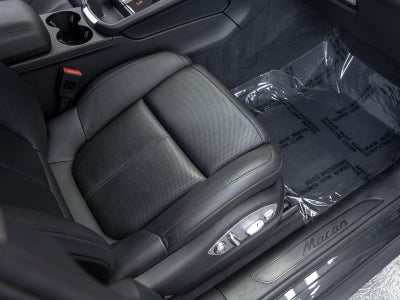2023 Porsche Macan Base
