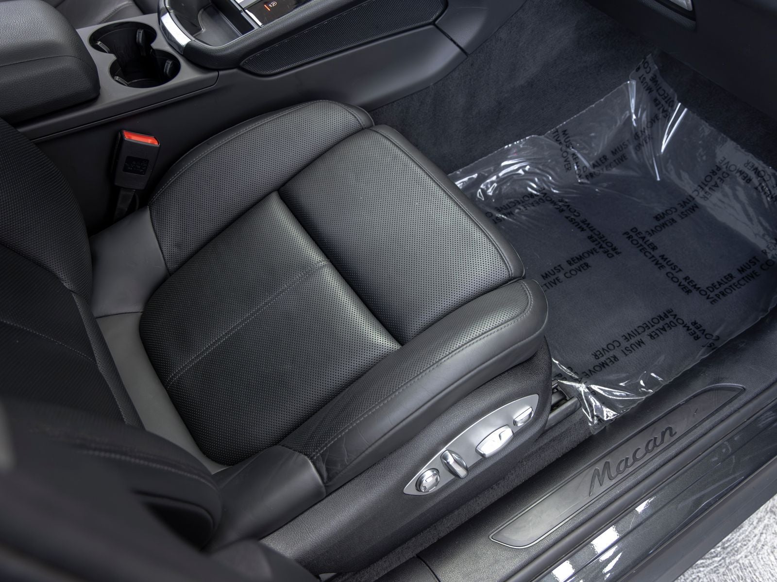 2023 Porsche Macan Base
