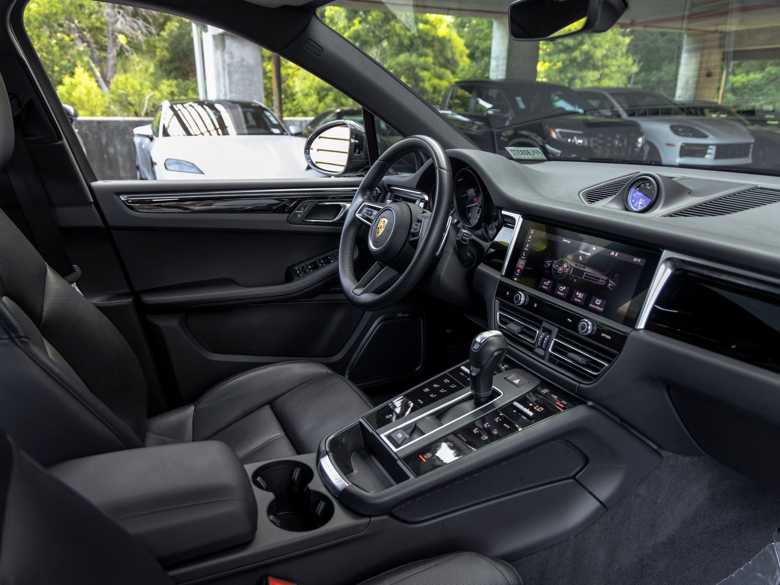 2023 Porsche Macan Base