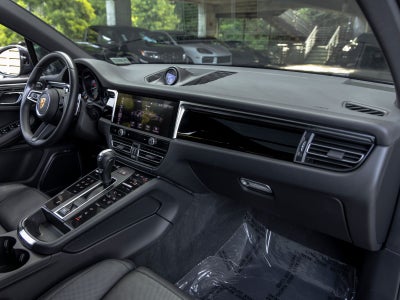 2023 Porsche Macan Base