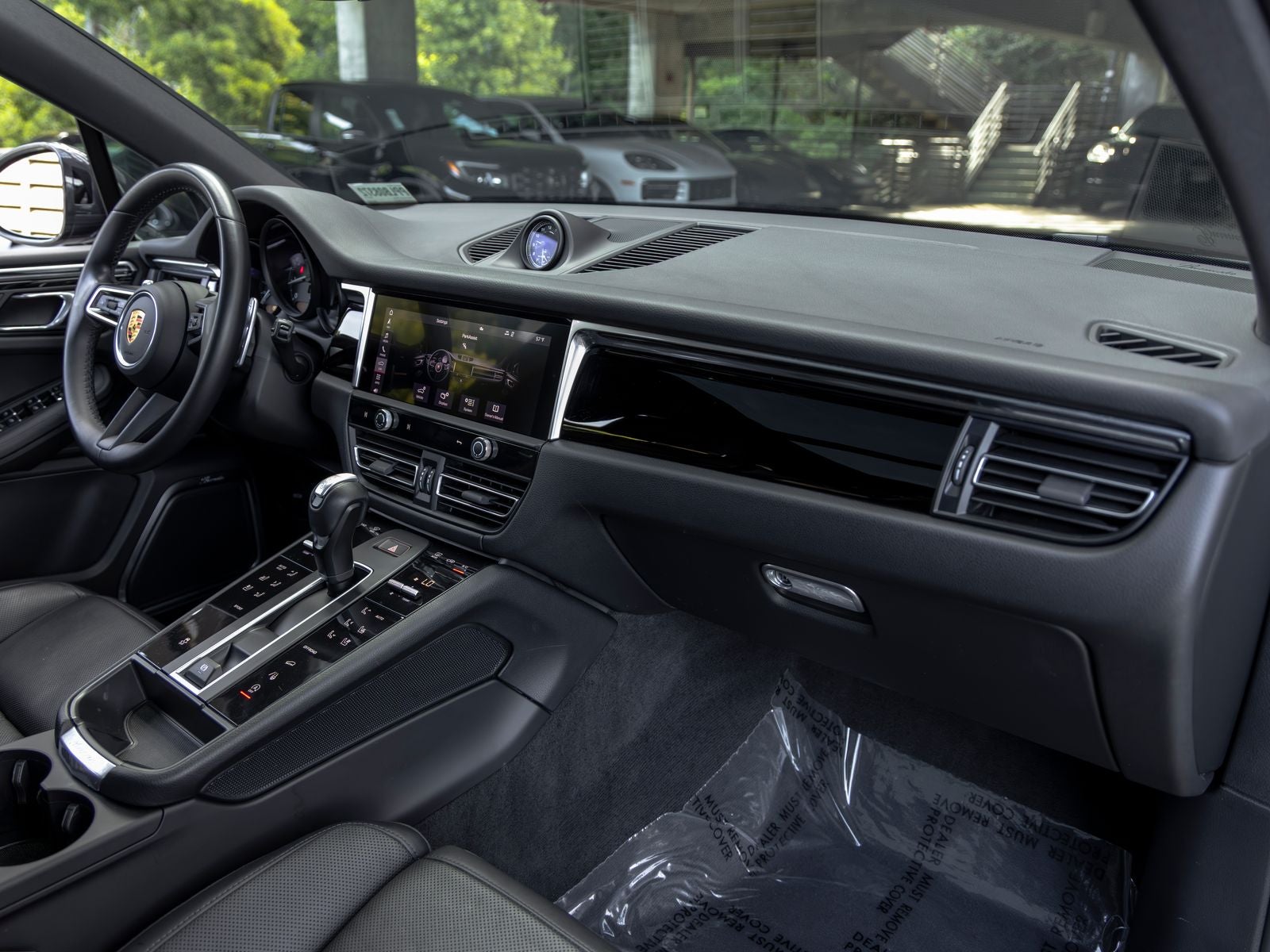 2023 Porsche Macan Base