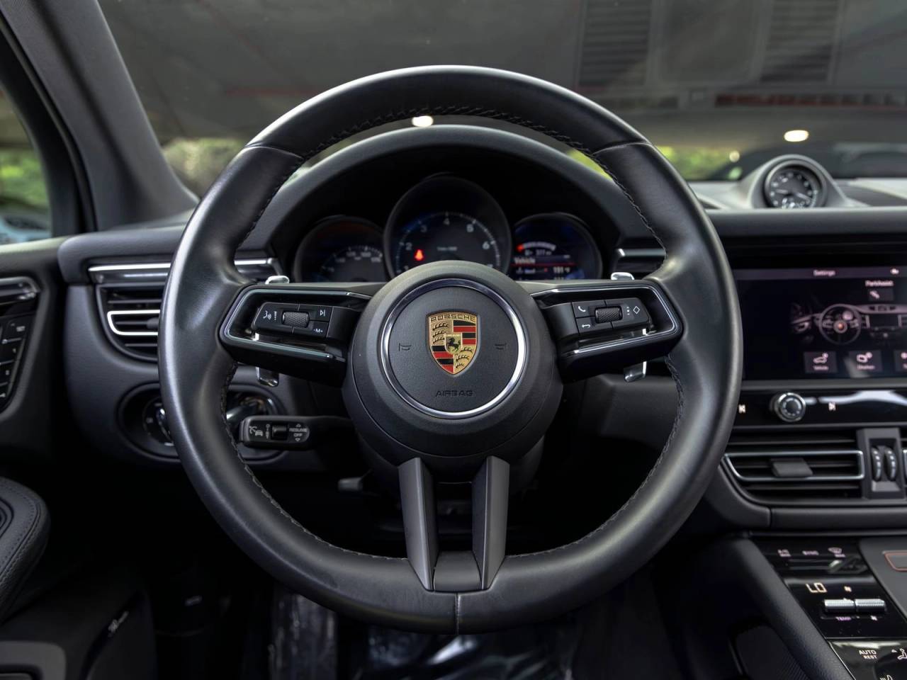 2023 Porsche Macan Base