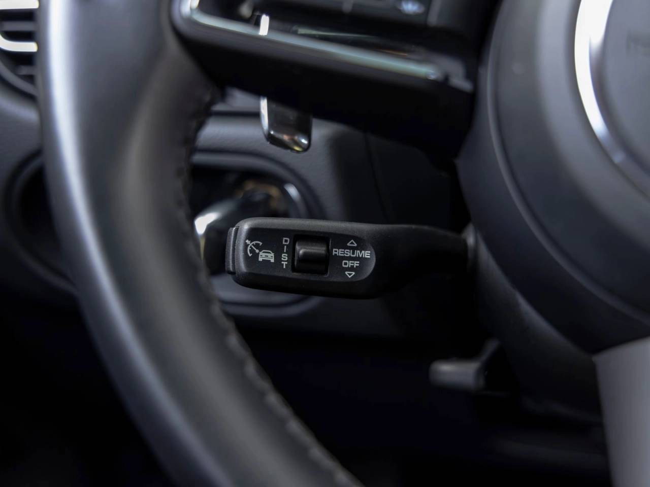2023 Porsche Macan Base
