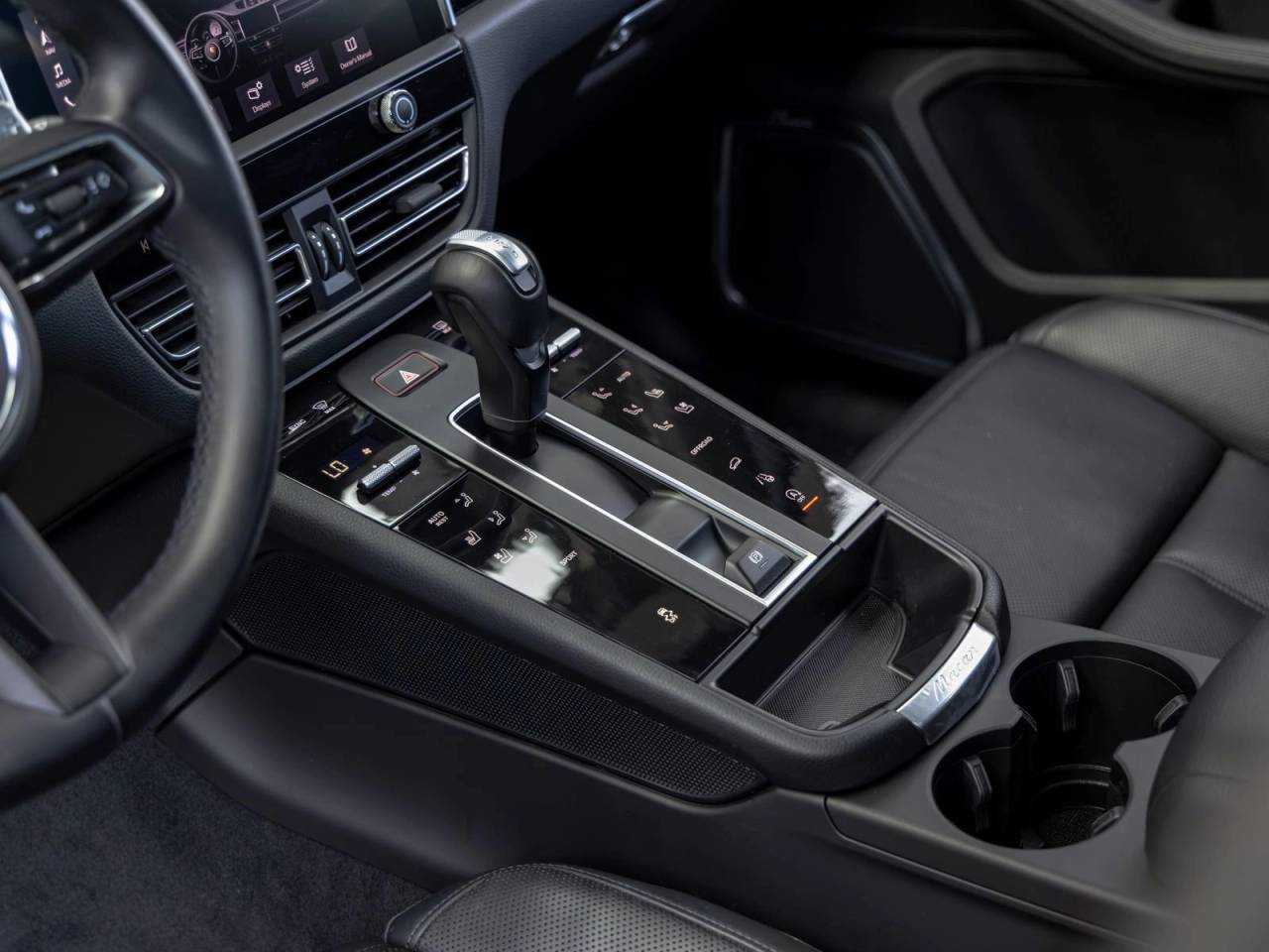 2023 Porsche Macan Base