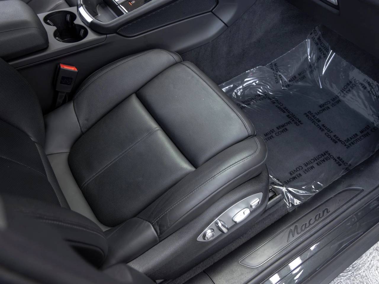 2023 Porsche Macan Base
