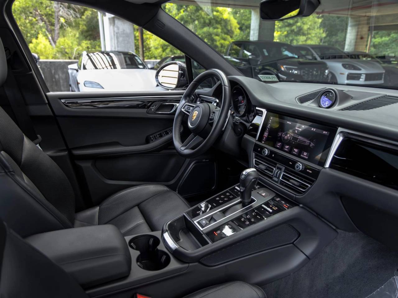 2023 Porsche Macan Base
