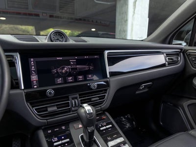 2023 Porsche Macan Base