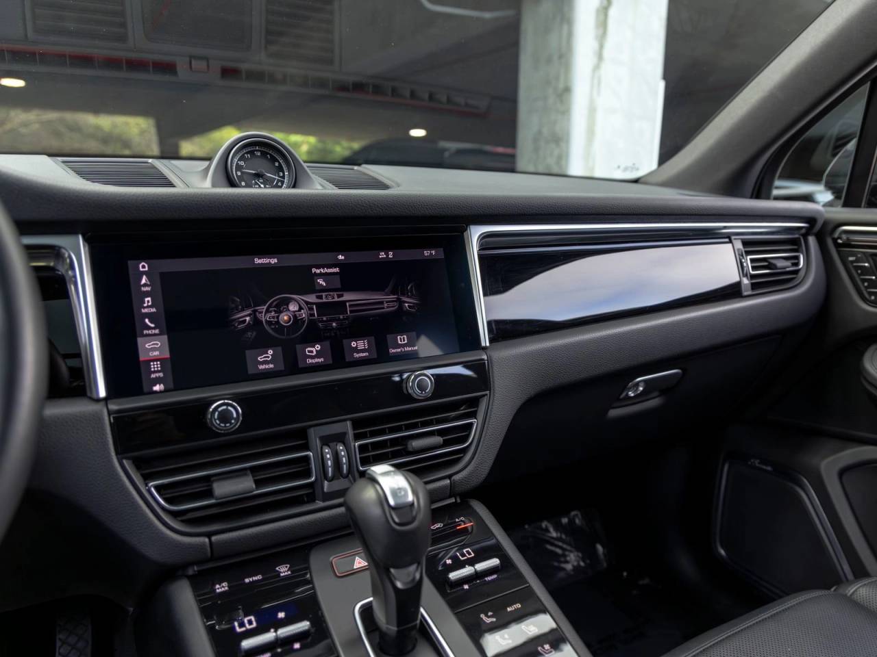 2023 Porsche Macan Base