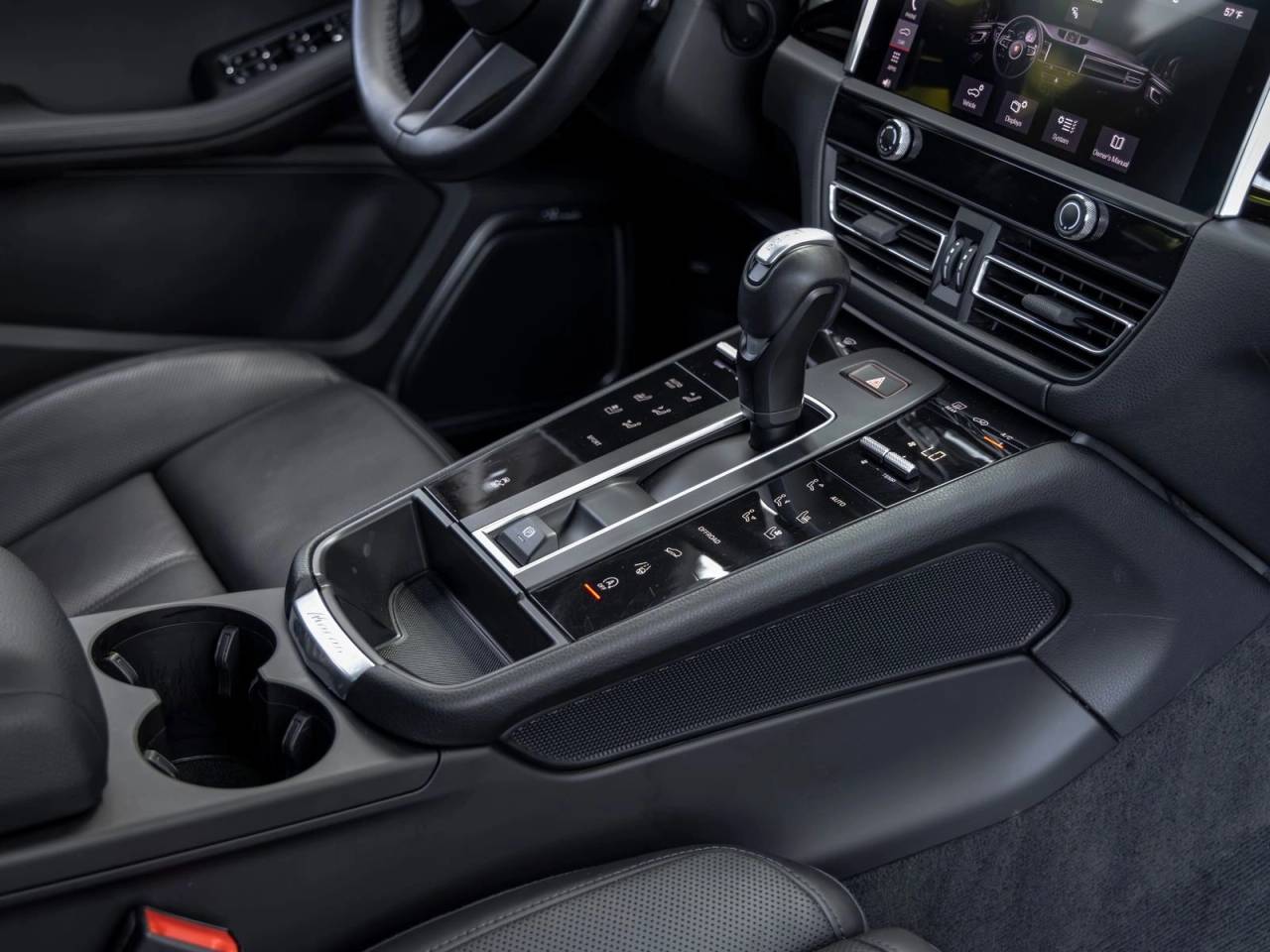 2023 Porsche Macan Base