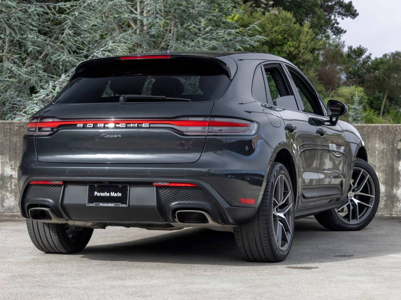 2023 Porsche Macan Base