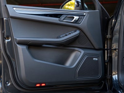 2025 Porsche Macan Macan