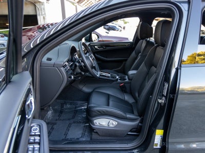 2025 Porsche Macan Macan