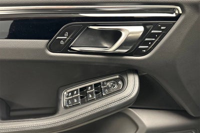 2025 Porsche Macan Macan
