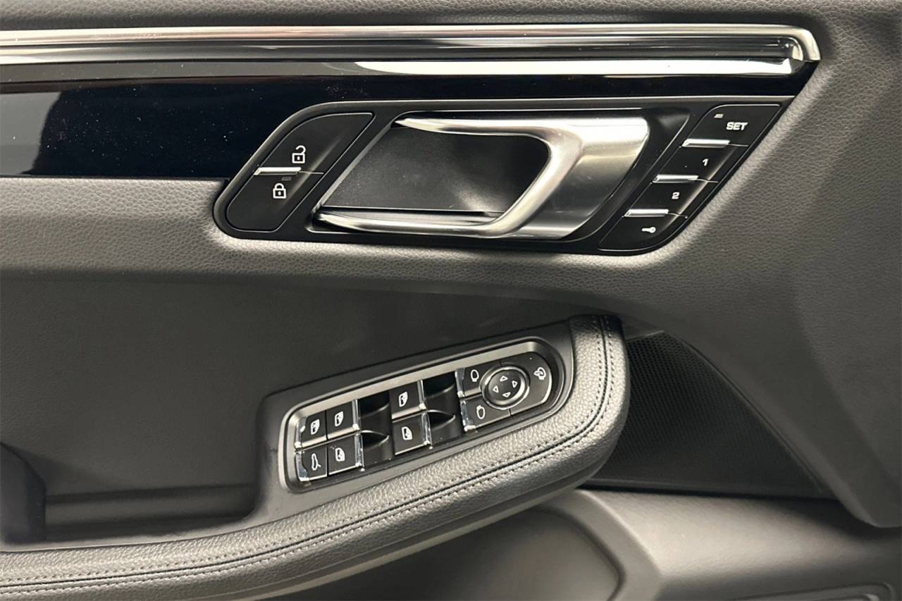 2025 Porsche Macan Macan