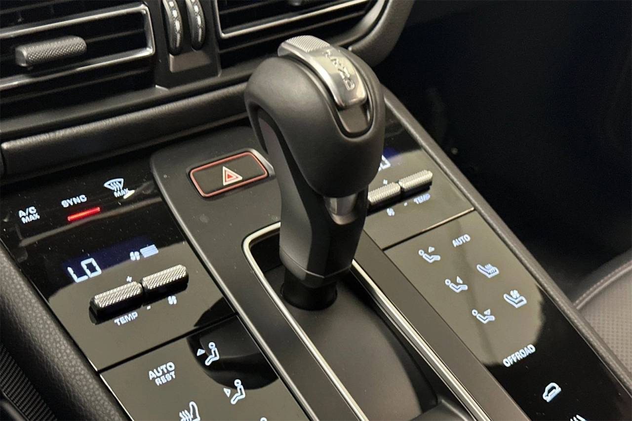 2025 Porsche Macan Macan