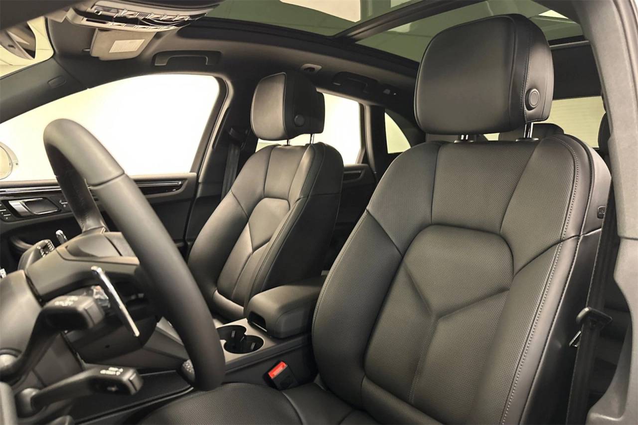 2025 Porsche Macan Macan
