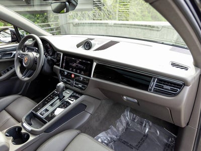 2025 Porsche Macan Macan
