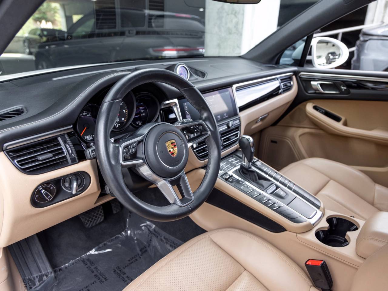 2021 Porsche Macan Macan