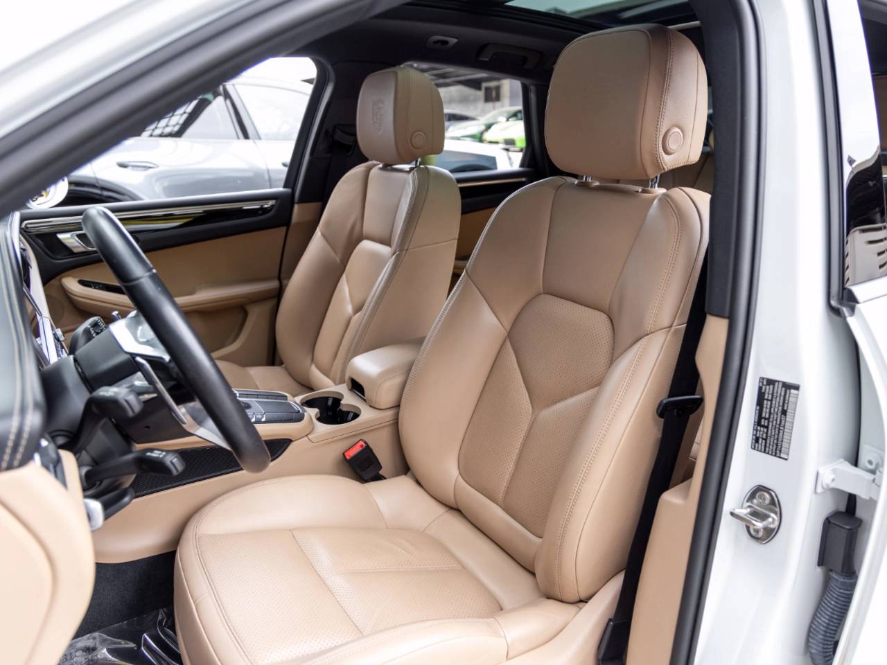 2021 Porsche Macan Macan