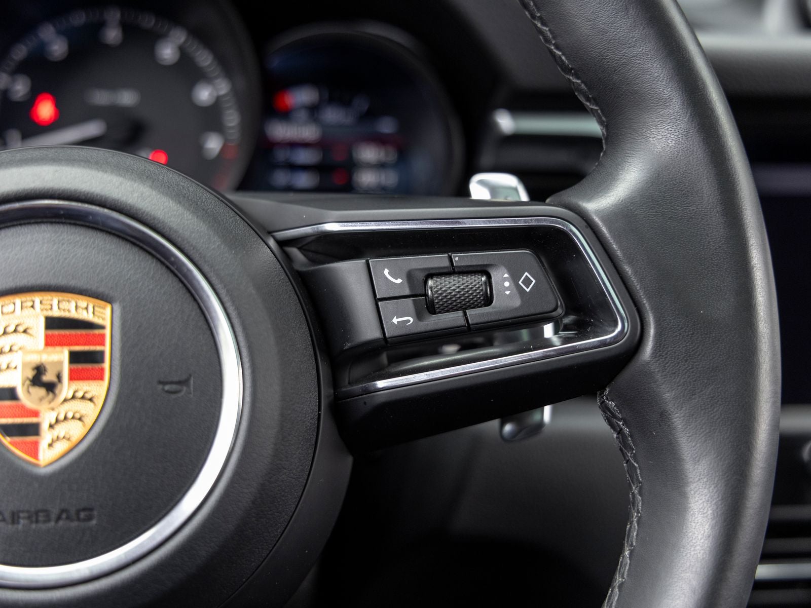 2023 Porsche Macan Macan (MY23)