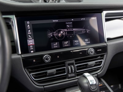 2023 Porsche Macan Macan (MY23)