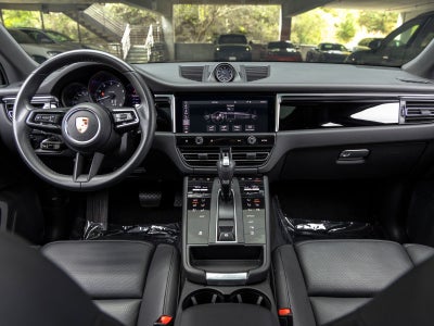 2023 Porsche Macan Macan (MY23)