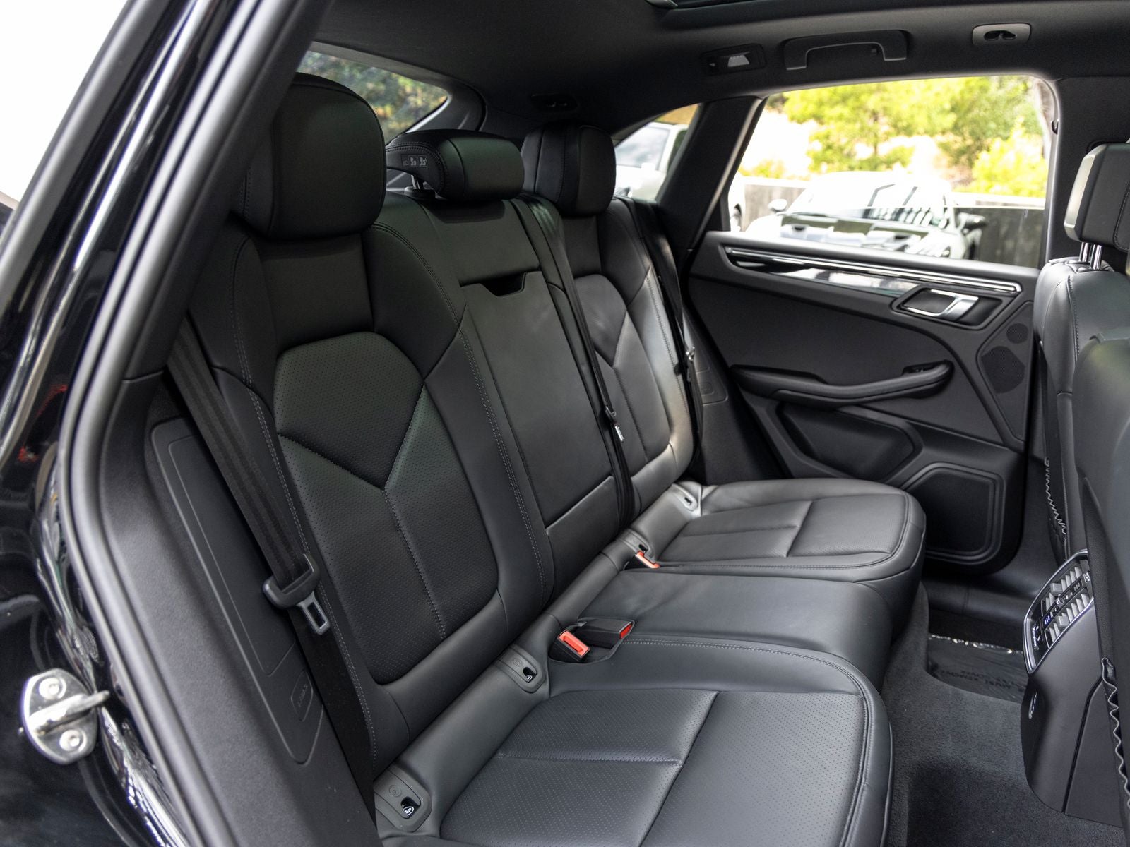 2023 Porsche Macan Macan (MY23)