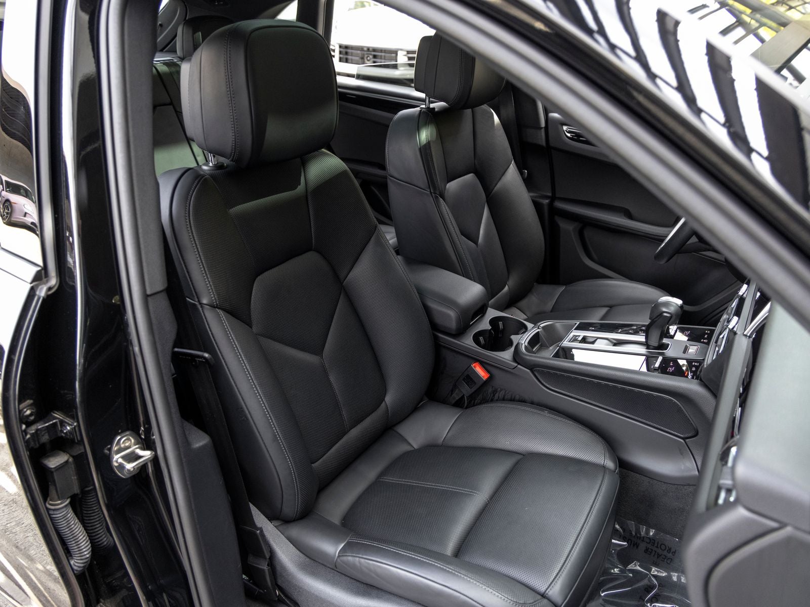 2023 Porsche Macan Macan (MY23)