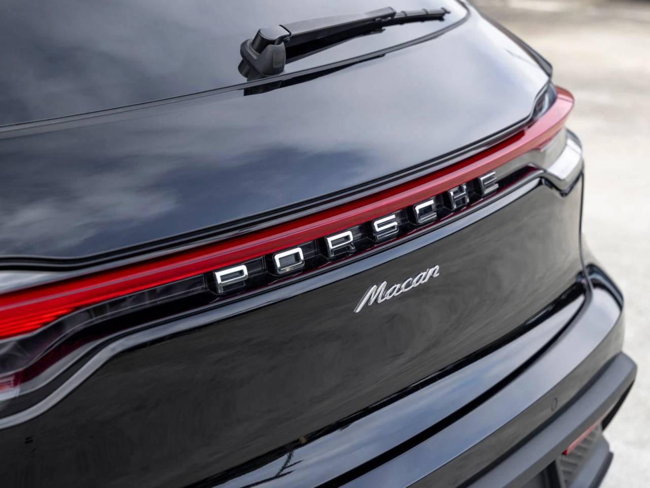 2023 Porsche Macan Macan (MY23)