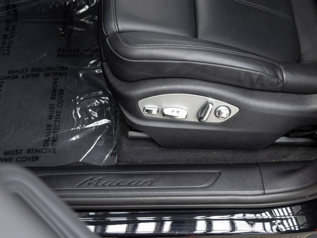 2023 Porsche Macan Macan (MY23)