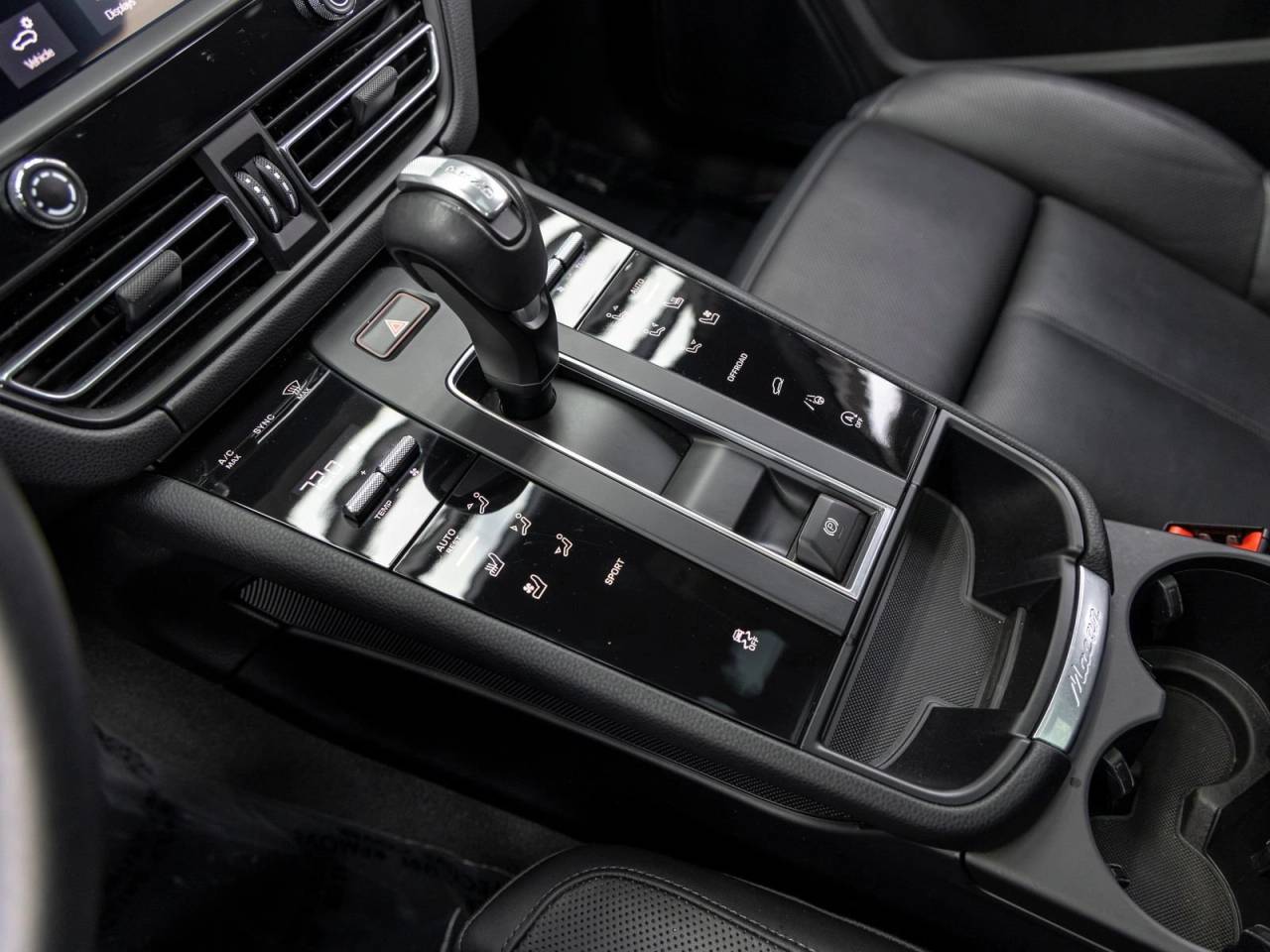 2023 Porsche Macan Macan (MY23)
