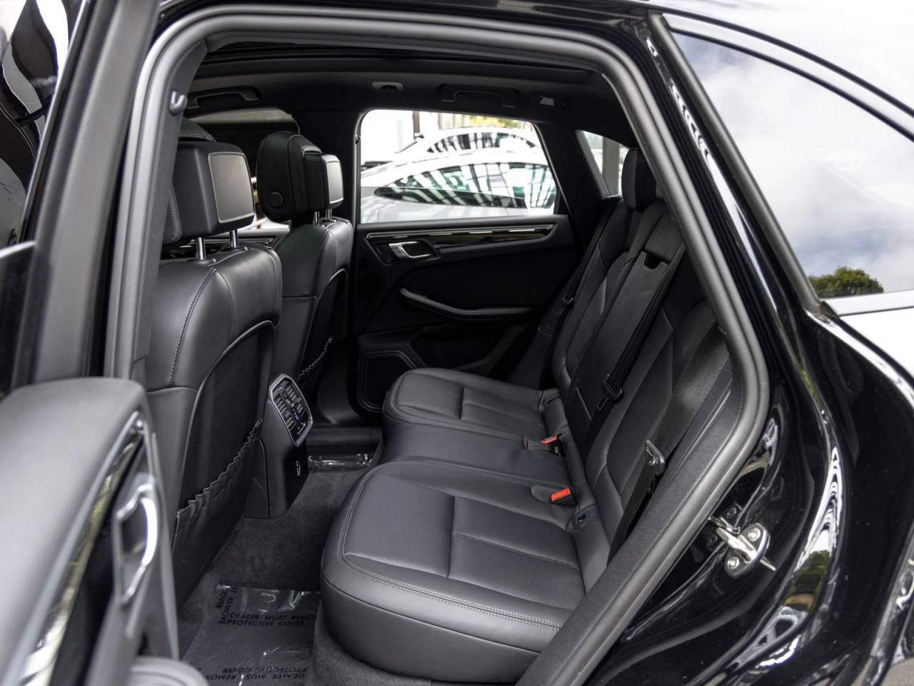 2023 Porsche Macan Macan (MY23)