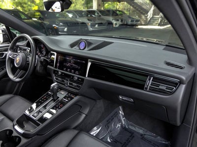 2023 Porsche Macan Macan (MY23)
