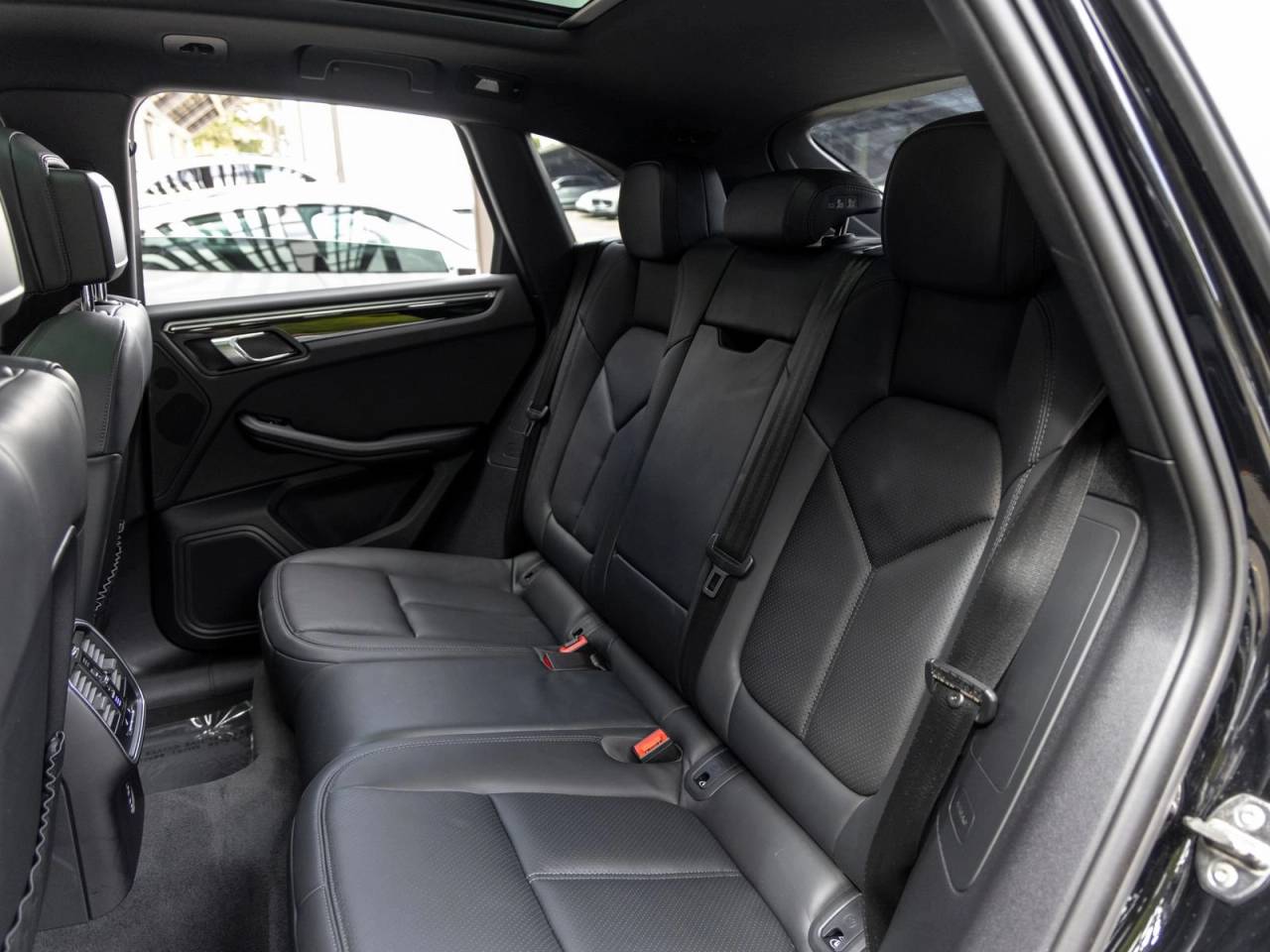 2023 Porsche Macan Macan (MY23)
