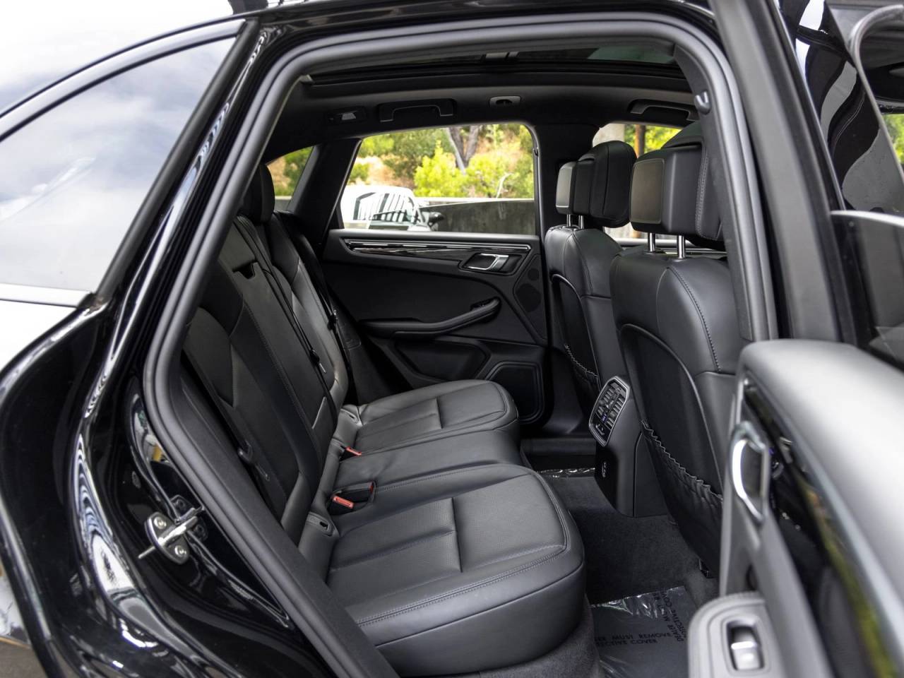 2023 Porsche Macan Macan (MY23)