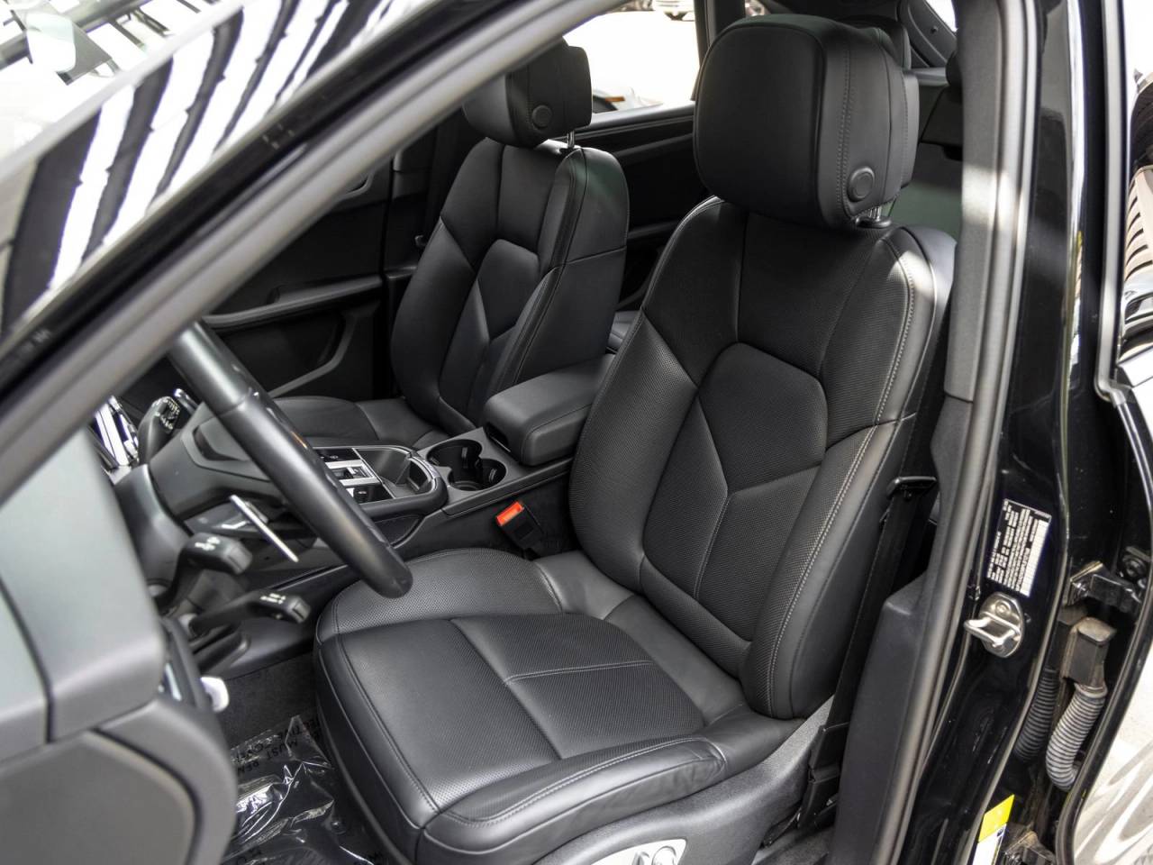 2023 Porsche Macan Macan (MY23)