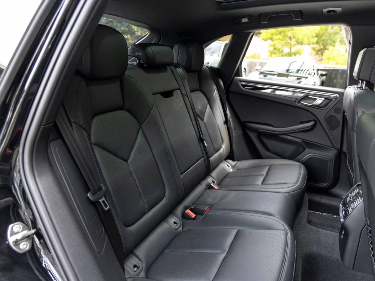 2023 Porsche Macan Macan (MY23)
