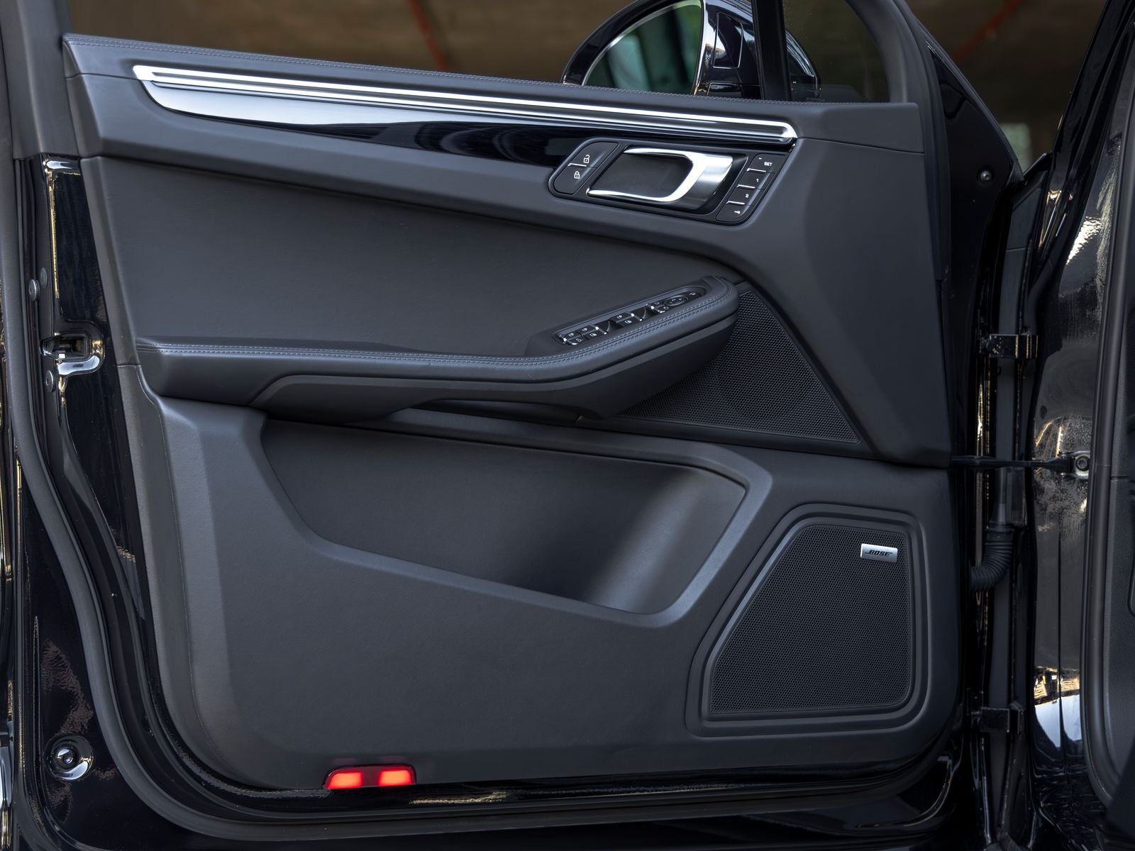 2023 Porsche Macan T
