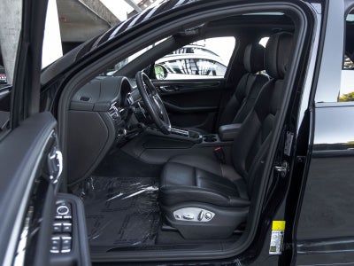2023 Porsche Macan T