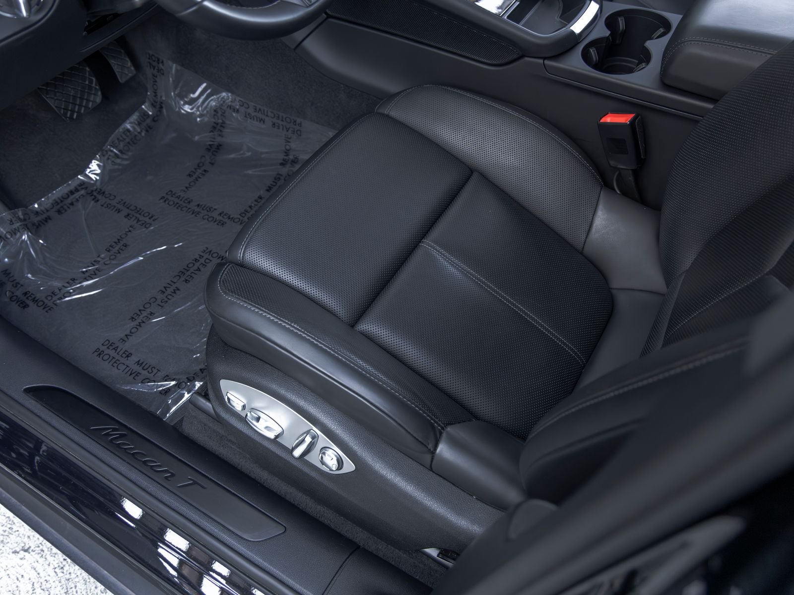2023 Porsche Macan T