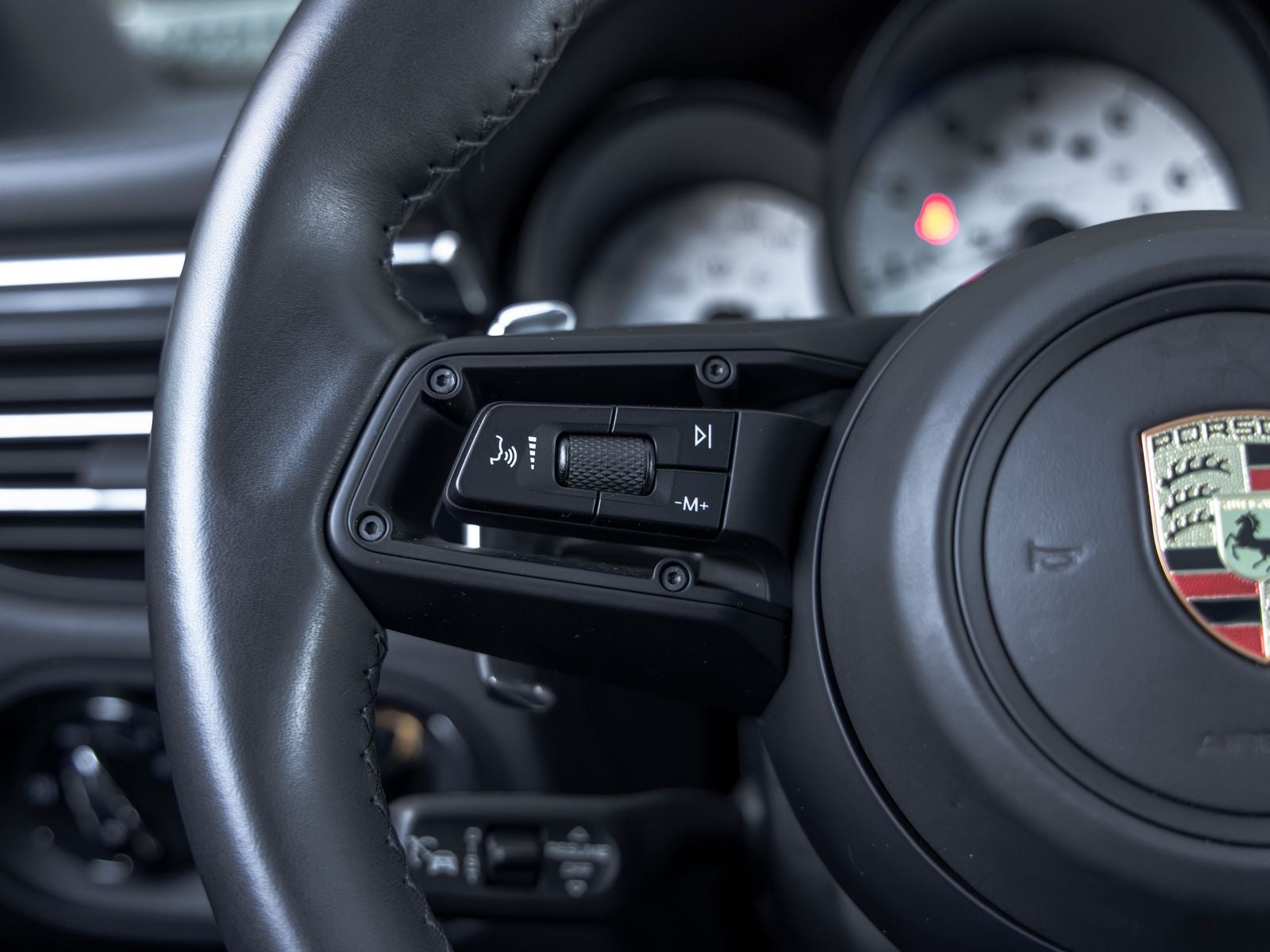 2023 Porsche Macan T