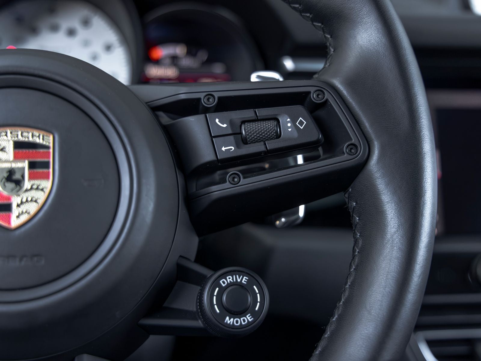 2023 Porsche Macan T