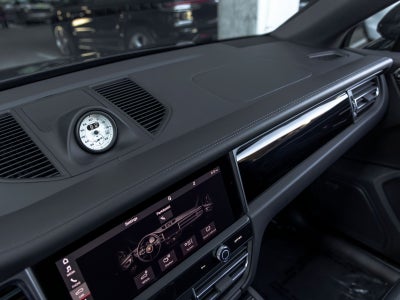 2023 Porsche Macan T