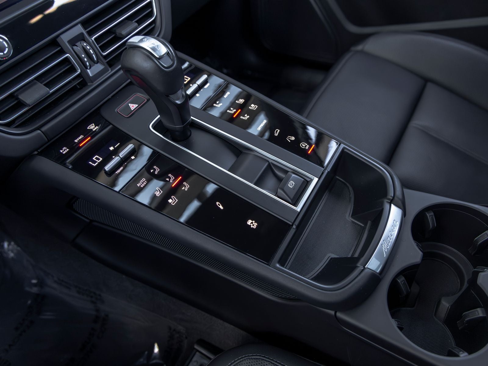 2023 Porsche Macan T