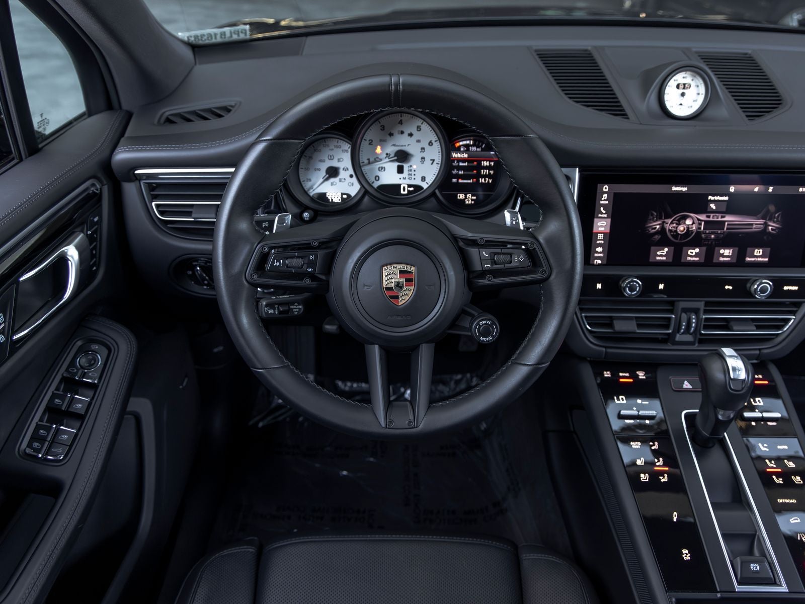 2023 Porsche Macan T