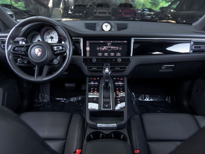 2023 Porsche Macan T