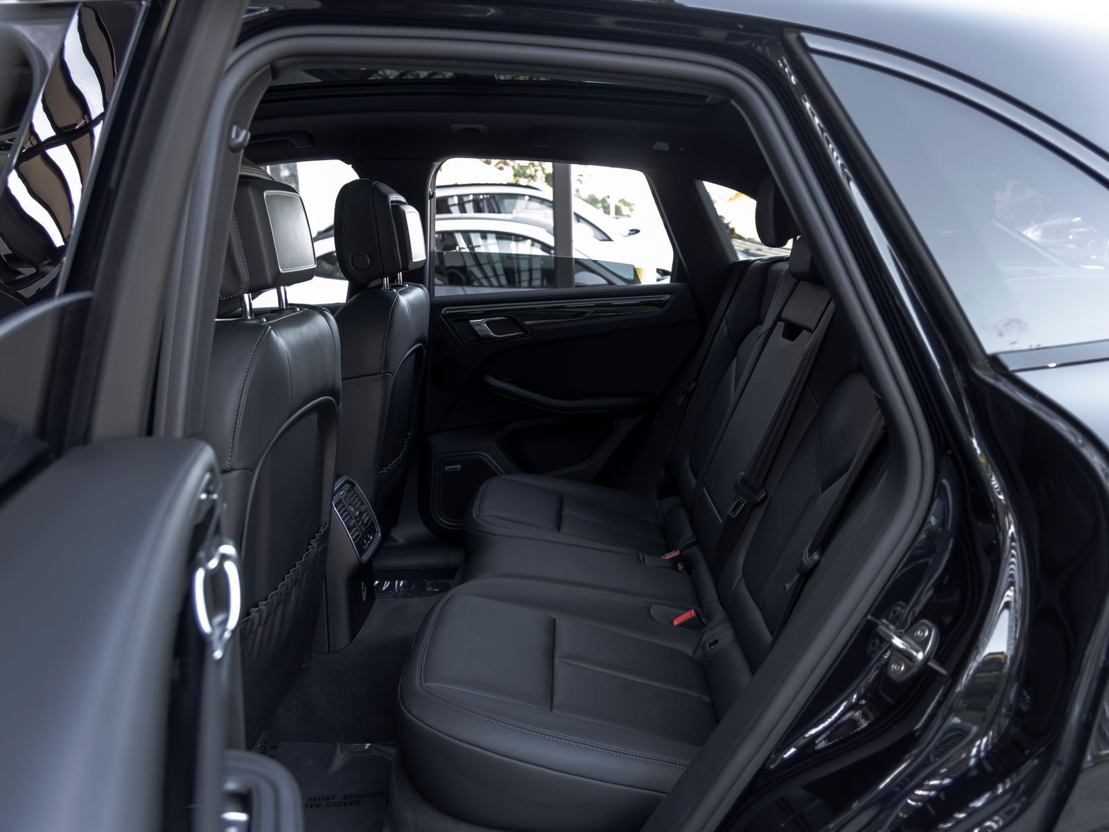2023 Porsche Macan T